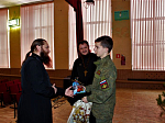 Настоятель Свято-Митрофановского храма посетил детский сад № 1 и Верхнемамонский кадетский корпус