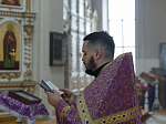 В понедельник третьей седмицы Великого поста Правящий Архиерей совершил Литургию Преждеосвященных Даров в храме святителя Митрофана Воронежского села Верхний Мамон