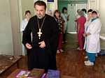 Священник совершил визит в Кантемировскую районную больницу