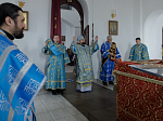 В праздник Похвалы Богородицы Архипастырь совершил Божественную литургию в Воскресенском соборе Белогорского мужского монастыря