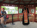 Священнослужитель совершил панихиды на кладбищах Подгоренского района