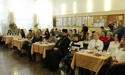 Благочинный Острогожского церковного округа принял участие во встрече с женами и матерями участников специальной военной операции