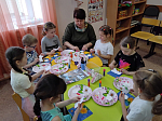 В детском саду "Колокольчик" прошли мастер-классы по изготовлению пасхальных сувениров