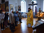 В Казанском храме Каменки совершили богослужение и поздравили матушку Надежду с Днем рождения