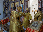 Архипастырь совершил воскресное богослужение в Воскресенском соборном храме Белогорского мужского монастыря