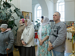 Епископ Россошанский и Острогожский Дионисий совершил венчальную Литургию в храме святителя Митрофана, первого епископа Воронежского, села Верхний Мамон
