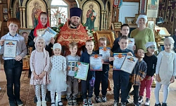 В храме Архистратига Божия Михаила села Воробьевка отметили творческие успехи воспитанников воскресной группы