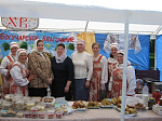 Матушки благочиния приняли участие в благотворительной ярмарке
