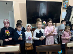 В храме Святого мученика Иоанна Воина г. Богучар поздравили всех женщин с Днем матери