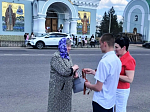 В Острогожске прошла патриотическая акция «Лента Победы» с участием православной молодежи и студентов