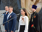 Жители Петропавловки возложили цветы к мемориалу в честь Дня Победы