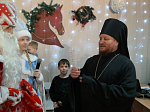 Епископ Россошанский и Острогожский Дионисий посетил Архиерейскую Рождественскую елку в драматическом театре «Рамс» города Россошь