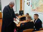 Школьники побеседовали со священником 