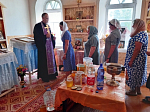 В храмах Богучарского благочиния совершили богослужения и освятили мед нового урожая