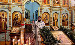  В Казанском храме поселка Каменка совершили Божественную литургию в праздник Рождества Христова