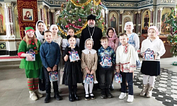 В воскресной школе храма Святой Живоначальной Троицы рп. Кантемировка прошел Рождественский праздник
