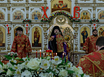 Епископ Россошанский и Острогожский Дионисий совершил венчальную Литургию в храме святителя Митрофана, первого епископа Воронежского, села Верхний Мамон