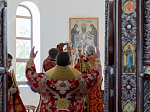 В день Радоницы Преосвященнейший епископ Дионисий совершил Литургию в Воскресенском соборе Белогорского епархиального мужского монастыря