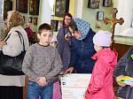 В Свято-Троицком храме поздравили женщин с праздником