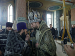 Преосвященнейший епископ Дионисий совершил в Свято-Ильинском кафедральном соборе города Россоши последнюю в этом году Литургию Преждеосвященных Даров