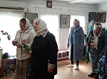 В храмах Россошанского благочиния прихожанок поздравили с Днем жен-мироносиц