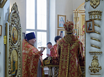 Епископ Россошанский и Острогожский Дионисий совершил венчальную Литургию в храме святителя Митрофана, первого епископа Воронежского, села Верхний Мамон