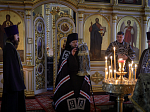 Во вторник первой седмицы Великого поста Преосвященнейший епископ Дионисий совершил повечерие с чтением Великого канона прп. Андрея Критского в Тихоновском соборном храме города Острогожска