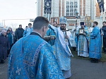 В праздник Казанской иконы Божией Матери Преосвященнейший епископ Дионисий совершил Литургию в Казанском храме пгт. Каменка