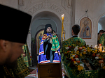 Преосвященнейший Дионисий в день памяти преподобного Серафима Саровского возглавил Божественную литургию в Костомаровском Спасском монастыре