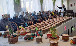 Иерей Игорь Подопригорин освятил пасхальную снедь в социальных учреждениях Воробьевского района