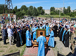 Глава Россошанской епархии принял участие в крестном ходе с чтимой иконой Божией Матери «Достойно есть» вокруг города Борисоглебска