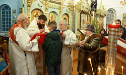 В день Крещения Господня в Казанском храме поселка Каменка состоялось торжественное богослужение
