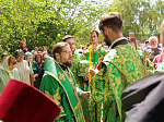 В праздник Святой Троицы Правящий архиерей возглавил престольное торжество в Троицком храме пгт Кантемировка
