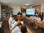 Руководитель молодёжного отдела Россошанской епархии провел дискуссию «Трезвость – это свобода» в Острогожском медицинском техникуме