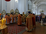Правящий Архиерей возглавил служение Божественной литургии в храме святых апостолов Петра и Павла районного центра Репьевка