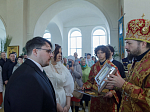 Епископ Россошанский и Острогожский Дионисий совершил венчальную Литургию в храме святителя Митрофана, первого епископа Воронежского, села Верхний Мамон