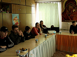 Клирик Тихоновского соборного храма встретился с представителями православной молодёжи