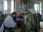 Преосвященнейший епископ Дионисий совершил в Свято-Ильинском кафедральном соборе города Россоши последнюю в этом году Литургию Преждеосвященных Даров