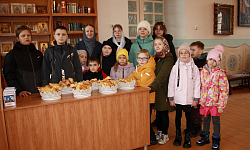 В Воскресной школе имени протоиерея Николая Сильченкова при Казанском храме прошел мастер-класс по приготовлению «жаворонков»