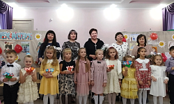 В духовно‑просветительском центре во имя свт. Тихона Задонского г. Острогожска состоялся праздничный концерт, посвященный Дню матери