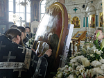 В пятницу Страстной седмицы Преосвященнейший епископ Дионисий совершил вечерню с выносом Плащаницы Спасителя в Ильинском кафедральном соборе Россоши