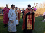 Протоиерей Владимир Шереметов совершил Пасхальное богослужение в Михайло-Архангельском храме и молебное пение на сельских приходах