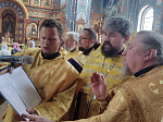 Епископ Россошанский и Острогожский Дионисий совершил молебен с акафистом святителю Тихону, Патриарху Московскому, в Благовещенском кафедральном соборе г. Воронежа