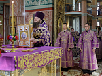 В праздник Воздвижения Креста Господня Правящий Архиерей совершил Литургию в Свято-Ильинском кафедральном соборе города Россоши