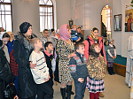 Дети-сироты из Павловской школы-интерната присутствовали на архиерейском богослужении и получили подарки