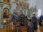 В среду второй седмицы Великого поста епископ Дионисий совершил Литургию Преждеосвященных Даров и диаконскую хиротонию в Казанском храме поселка Каменка