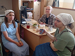 Молодежная группа Тихоновского храма провела уборку территории храма