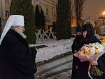 Глава Воронежской митрополии поздравил настоятельницу и сестер Алексиево-Акатовой обители со знаменательными датами - 400-летием основания обители и 30-летием возобновления монашеской жизни