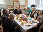 В Свято-Митрофановском храме с. Верхний Мамон поздравили пожилых прихожан