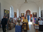 В Покровском храме слободы Шапошниковка встретили праздник Происхождения честных древ Животворящего Креста Господня